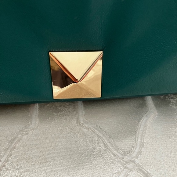 INC Elegant Green Shoulder Bag with Gold Accents - Picture 3 of 9